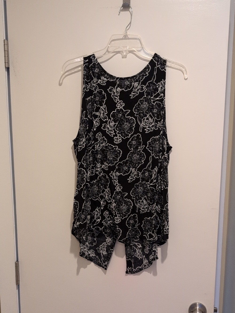 Black Floral Sleeveless Tank Top